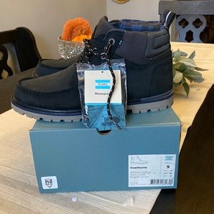Toms men waterproof suede boots size 9 color black